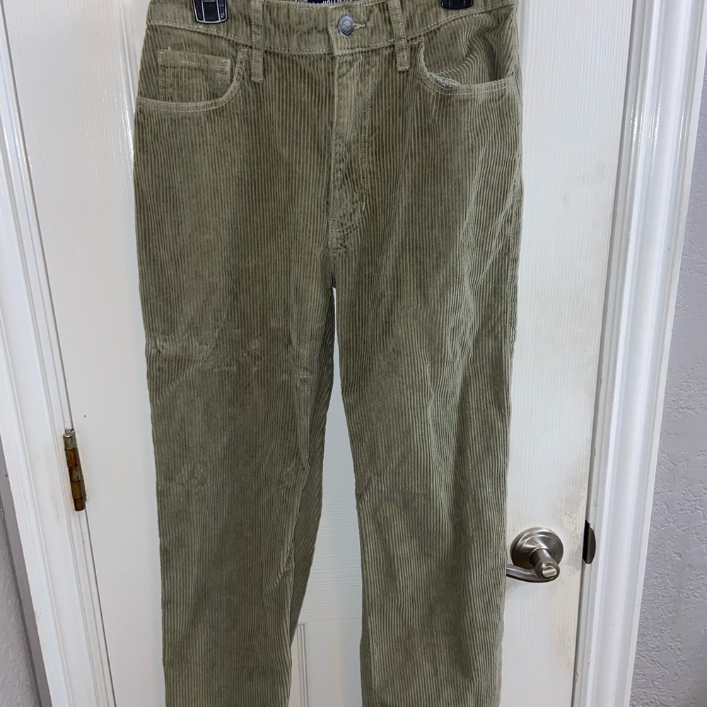Pleated jeans. Brand-Hollister Size-23” Excellent condition